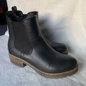 Maurice’s Chelsea Boot